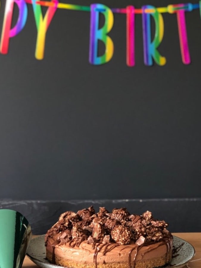 Mesa de cumpleaños con ideas de regalo BIX